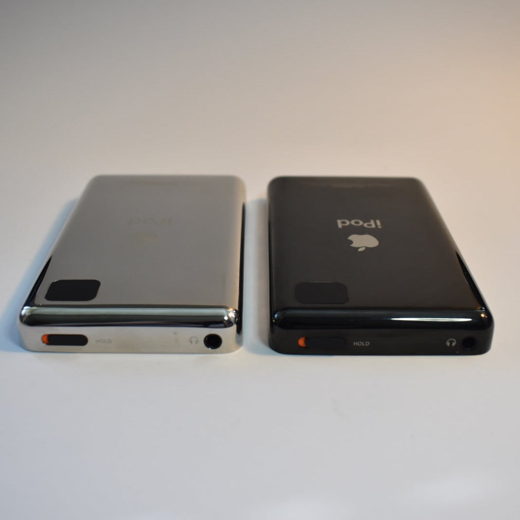 Custom iPod classic with Bluetooth black and silver rear panels