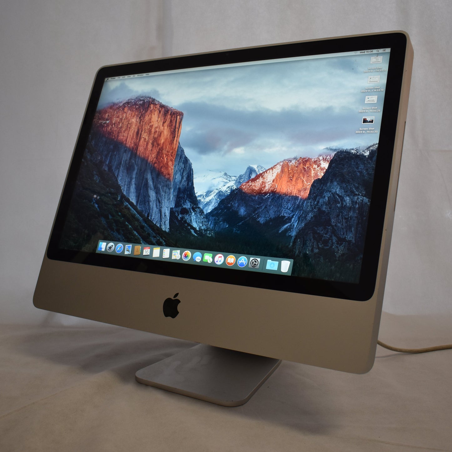 iMac 24" - Dual Core 2.4GHz