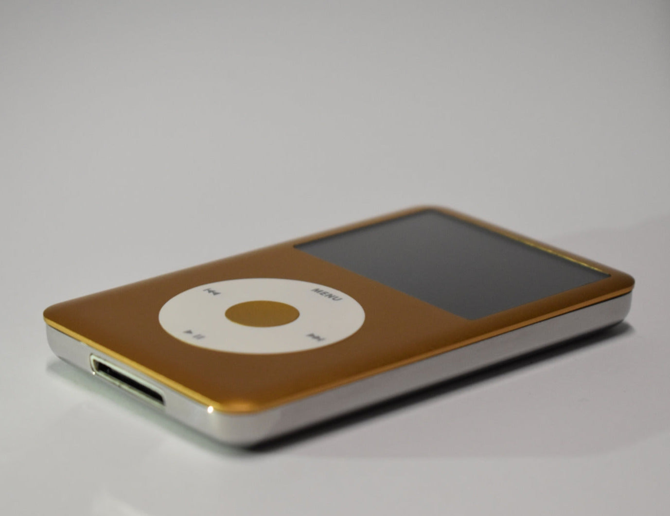 iPod classic - Gold and White | Flash Storage and Extended Battery